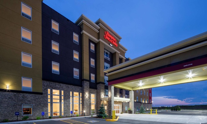 Northwest Edmonton Hotel | Hampton Inn & Suites by Hilton Edmonton St. Albert