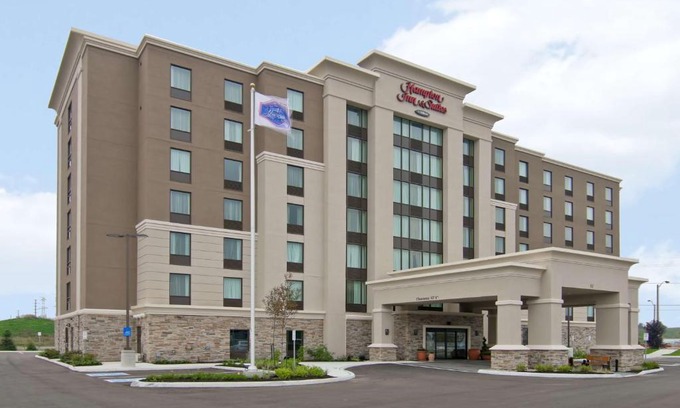 Markham Hotel | Hampton Inn & Suites by Hilton Toronto Markham