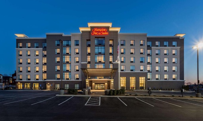 Newport Hotel | Hampton Inn & Suites Newport/Cincinnati, KY