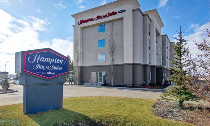 Red Deer Hotel | Hampton Inn & Suites Red Deer