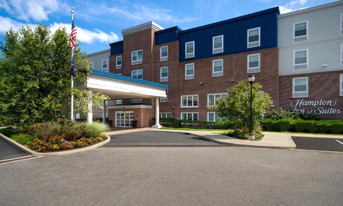 Northwest Yonkers Hotel | Hampton Inn & Suites Yonkers