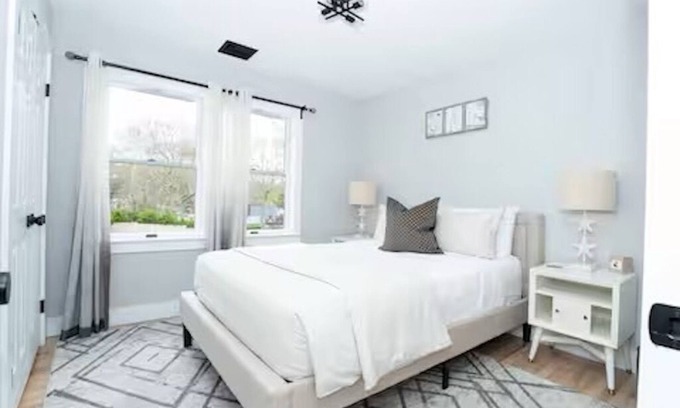 Hampton Bays House | Hamptons Beach House/with private pool