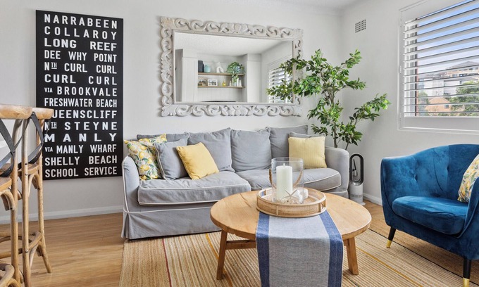 Queenscliff Apartment | Hamptons Style Home Walk 5 mins to Freshwater Beach & 3 mins walk to Village