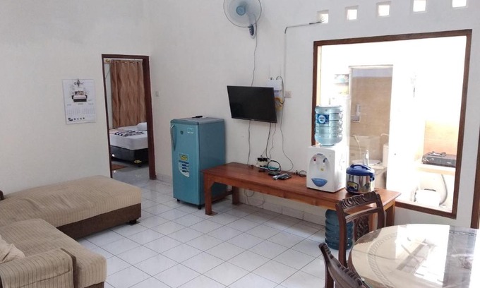 Sari Harjo House | Hana homestay Yogyakarta