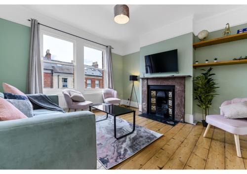 Seven Sisters Apartment | Handsome Family Home Peaceful, Next to Park