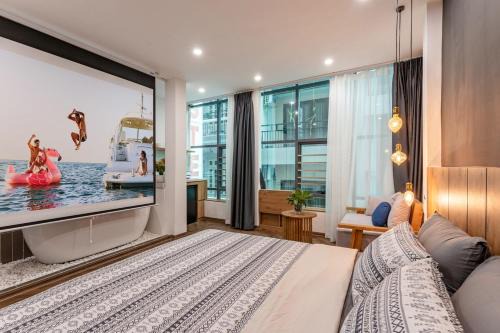 Hang Trong Apartment | HanoianHearths- NH2 - Private Cinema - Bathtub
