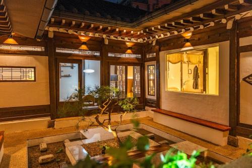 Anam-dong House | Hanok Stay Wolha Jeong - 5mins to Jongno Seoul