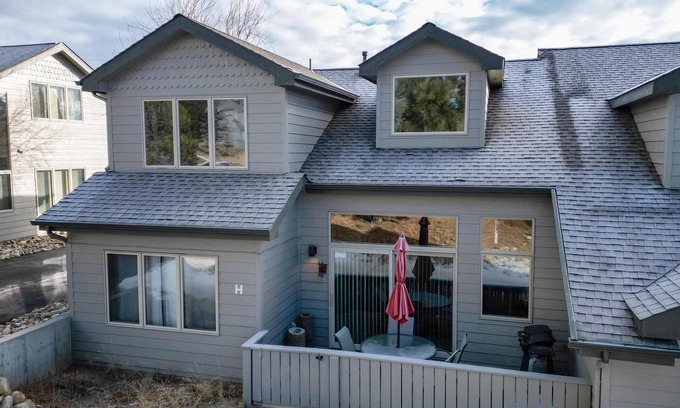 Estes Park Condo | Hansen's Hideaway - convenience & comfort