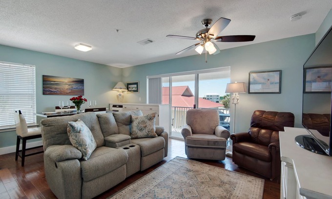 Navarre Beach Condo | Happy as a Clam in Villas 221