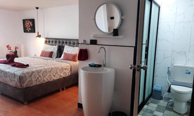 Jomtien Hotel | Happy Beach Jomtien Guesthouse
