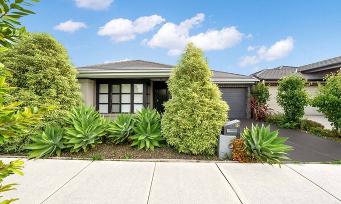 Berwick Villa | Happy Cozy Convenient 4BR, Breezy, Near Mall, Park