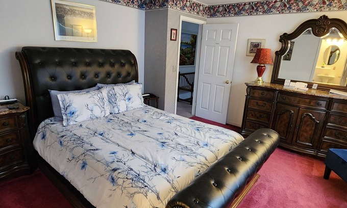 Harbor Springs Bed & Breakfast | Happy Days and Nights - Marquette