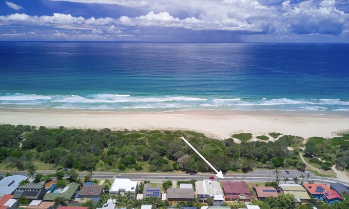 Port Macquarie House | Happy Days Beach Shack - Beachfront, 4 bedroom, Pets