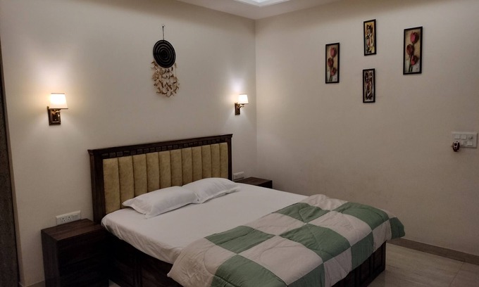 Greater Noida Villa | Happy Feet located at a green lush location at just 15 mins away from Expo Mart