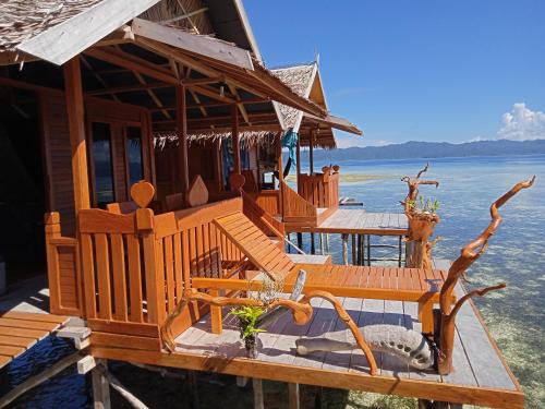Raja Ampat Hotel | Happy Homestay Arborek