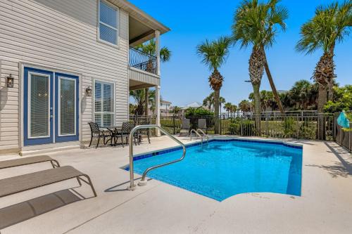 Crystal Shores House | Happy Hours