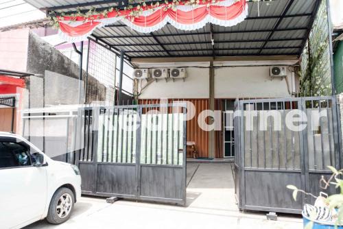 West Semarang House | Happy Inn Puspo Mitra RedDoorz