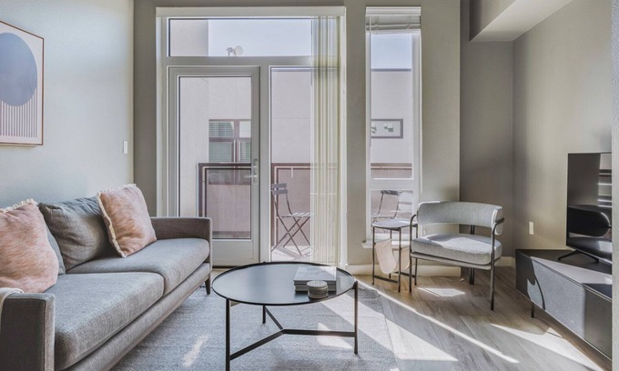 Oakland Apartment | Happy Oakland 1BR w/Courtyard & W/D, nr Bakeries & Bars, by Blueground