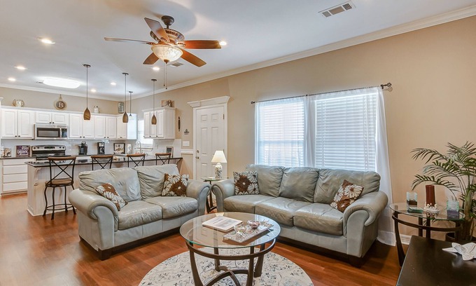 Crystal Beach House | Happy Place -a 2 bedroom, 2 bath, sleeps 8.