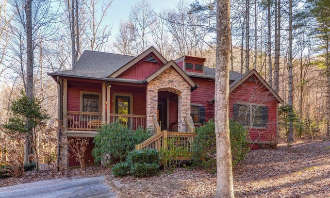 Bear Lake Reserve Cottage | Happy Place Cottage Nestled in the Mountains of NC at Bear Lake Reserve