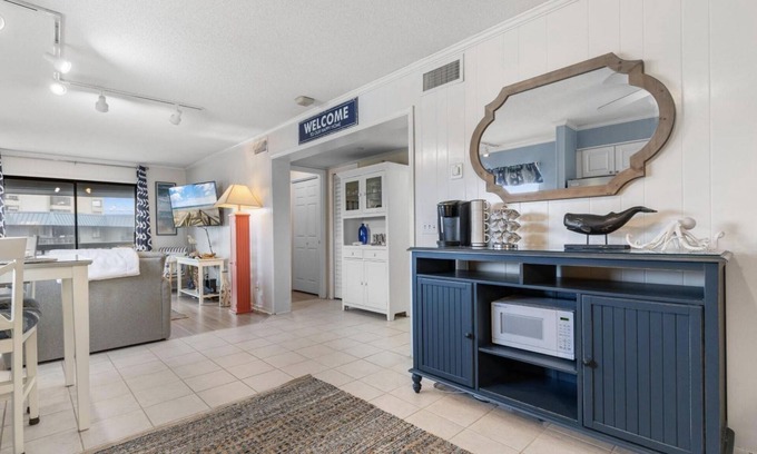 North Myrtle Beach Condo | Happy Place at Sea Cabin in Cherry Grove - Unit 317 - 2 Bedroom/2 Bathroom Condo