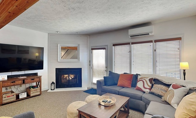 McHenry House | Happy Time | Upgraded, Lake Access, Near Wisp