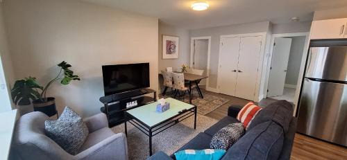 Langford Apartment | Happy Zone Suite - Sleeps 4, Free Treats !