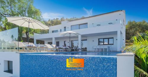 Churriana Villa | Happyplace Malaga - Villa with Panoramic Sea View Heated Infinity Saltwater Pool