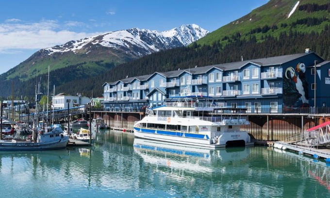 Seward Hotel | Harbor 360 Hotel Seward
