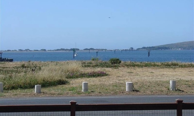 Bodega Bay House | Harbor Cutie, Family Friendly, Nearby All Attractions, Playhouse & Outdoor Fun