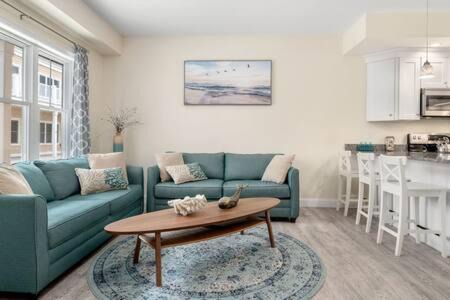 Hampton House | Harbor Haven 1 Block To Hampton Beach Boardwalk