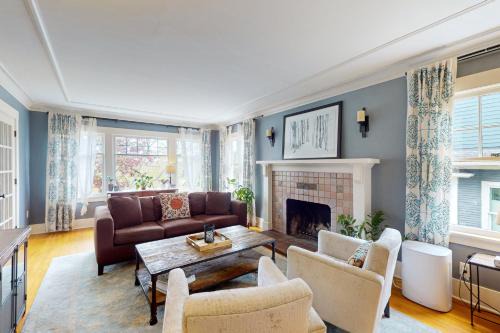 Wallingford House | Harbor Haven