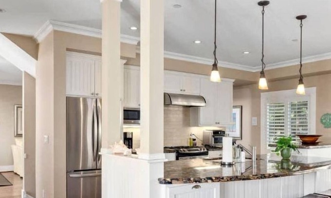 Eastside Santa Cruz House | Harbor Haven with 5 Beds & Ocean Balcony Views