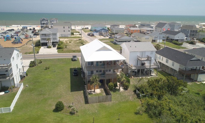 Surf City House | Harbor House 1601 Beautiful beach cottage duplex -sleeps 9, short walk to beach!