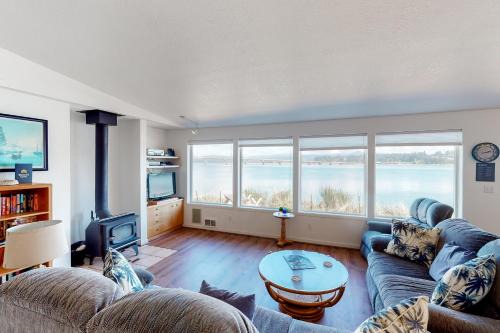 Bayshore House | Harbor House