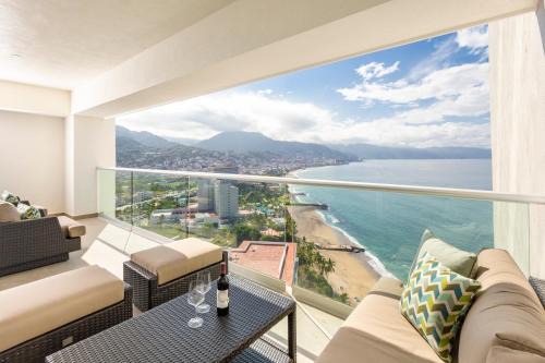 Las Glorias Apartment | Harbor NT2007 by Moikkarentals