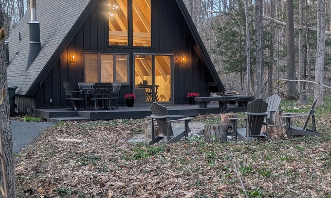 Harbor Springs Ski Chalet | Harbor Springs Escape, renovated chalet that sleeps 6, near Nubs & Boyne.