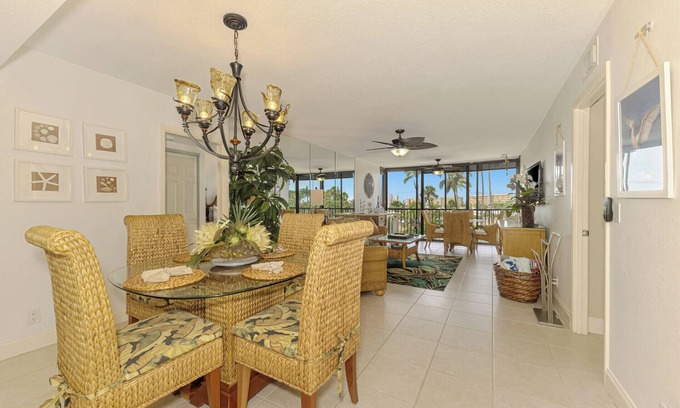 Siesta Key Condo | Harbor Towers Siesta Key Gulf Facing 2/2 condo!