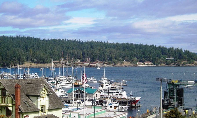 Friday Harbor Condo | Harbor View Condo in Downtown! Churchill Plaza #1