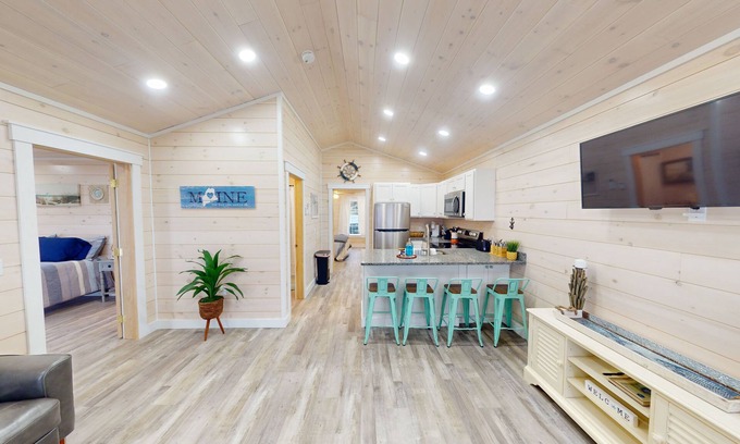 Belfast Apartment | Harbor View Cottage - Unit B