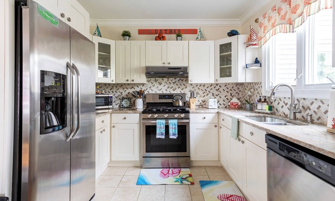 Yachting Village House | Harbor View Retreat in the heart of Newport
