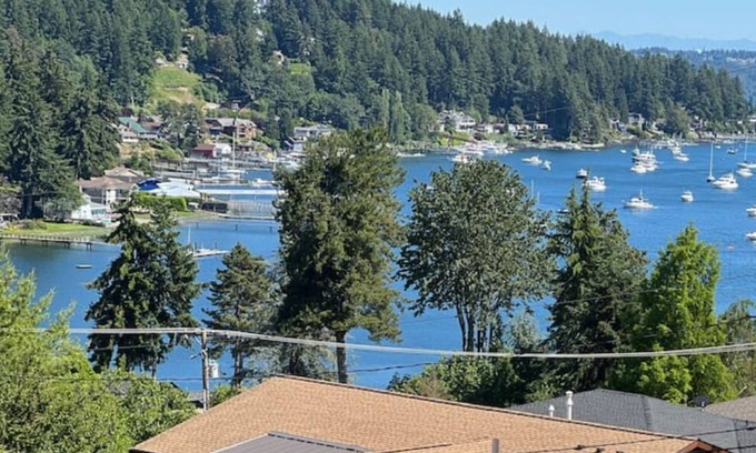 Gig Harbor House | Harbor Views, Enjoy Restaurants & More Nearby