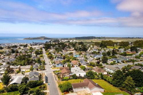 El Granada House | Harborlight House Coastal Comfort with Filtered Ocean Views walk to Harbor