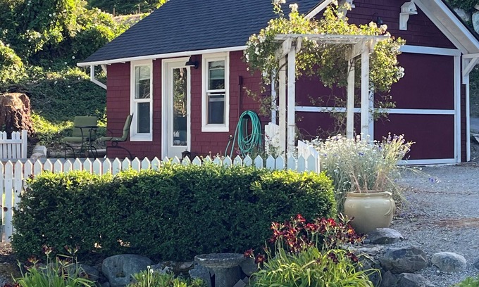 Vashon Island Cottage | Harborview Haven on Vashon Island located in historic Burton neighborhood