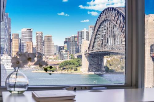 Kirribilli Apartment | Harbour Bridge Views