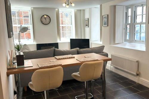 Weymouth Apartment | Harbour Haven - Central 1-Bedroom, Cosy Apartment in Weymouth