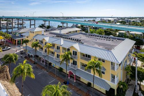 Fort Myers Beach Apartment | Harbour House at the Inn #308