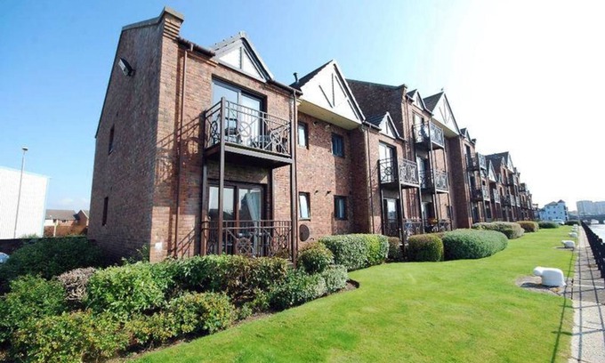 Ayr Apartment | Harbour House - Donnini Apartments