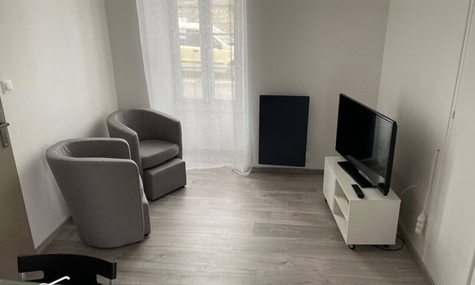 Soubise Apartment | Harbour-side accommodation