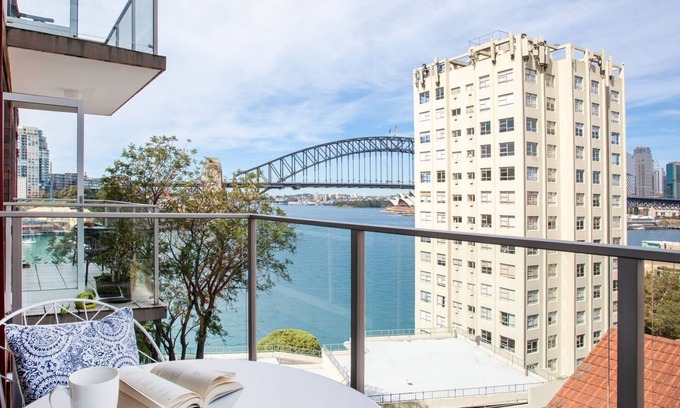 McMahons Point Apartment | Harbour the Sun, McMahons Point Isyd